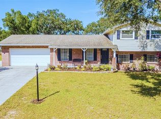 1112 King Arthur Ct, Valrico, FL 33594