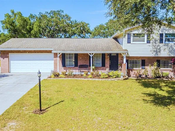 1112 King Arthur Ct, Valrico, FL 33594