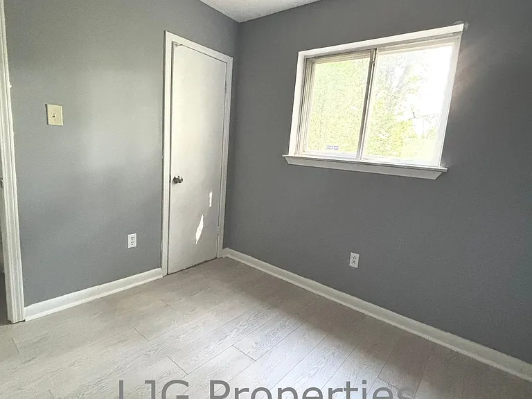 1835 Glen Ave — Photo 7