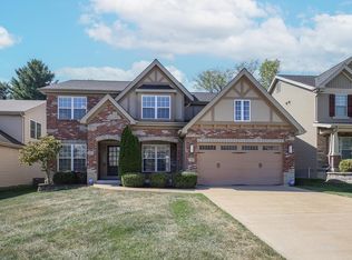733 Cherry Tree Ln, Saint Louis, MO