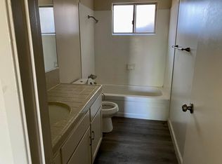 811 W Pico Ave APT A, Clovis, CA 93612