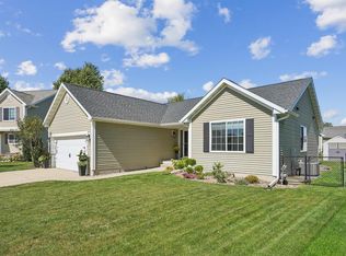 1527 Andover Ct, Cedar Falls, IA 50613