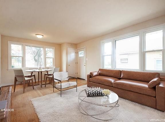 3rd image of 9035 Oak Park Ave