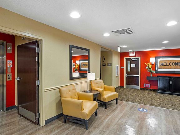 Lobby and Guest Check-in