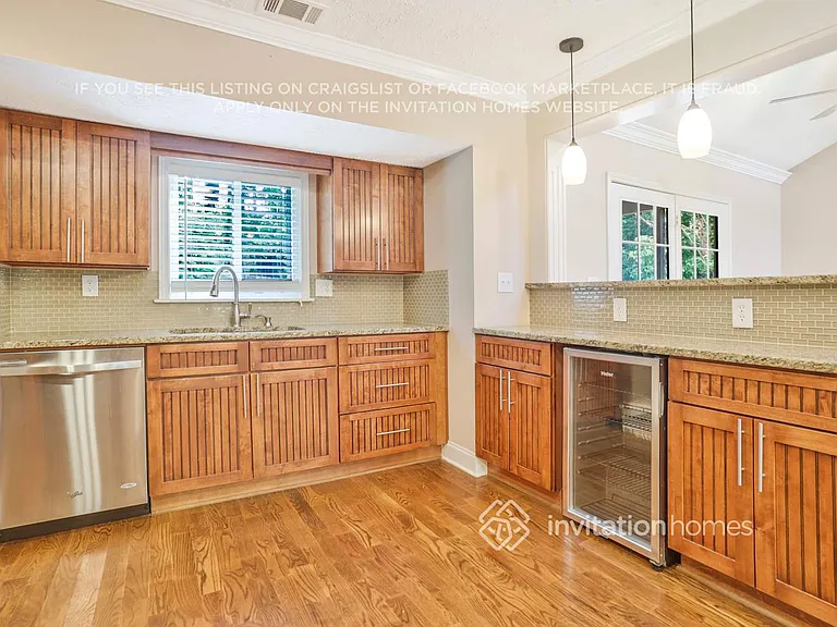 327 Mackinac Holw — Photo 8