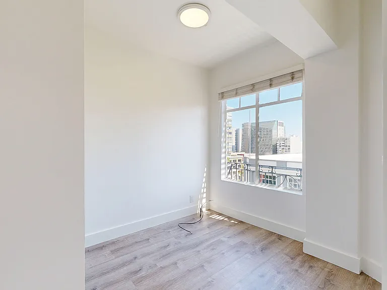 812 Eddy St #405 — Photo 5