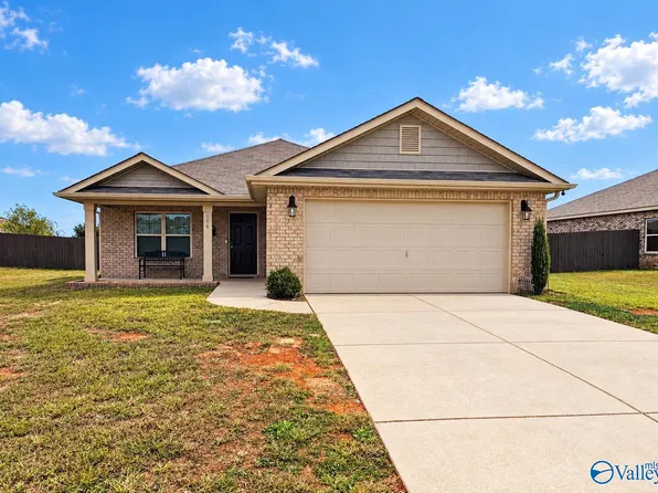 106 Tea Tree Ct, Hazel Green, AL 35750