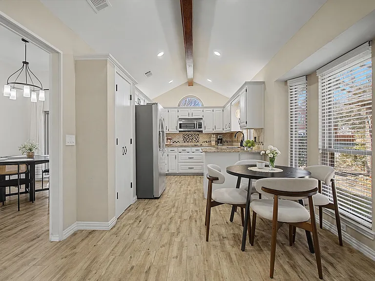 1203 Babbling Brook Dr — Photo 7