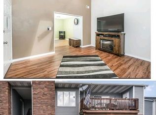 814 King Dr, Saint Charles, MO