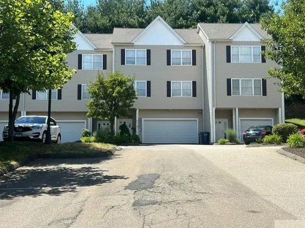 2720 State St APT 15, Hamden, CT 06517