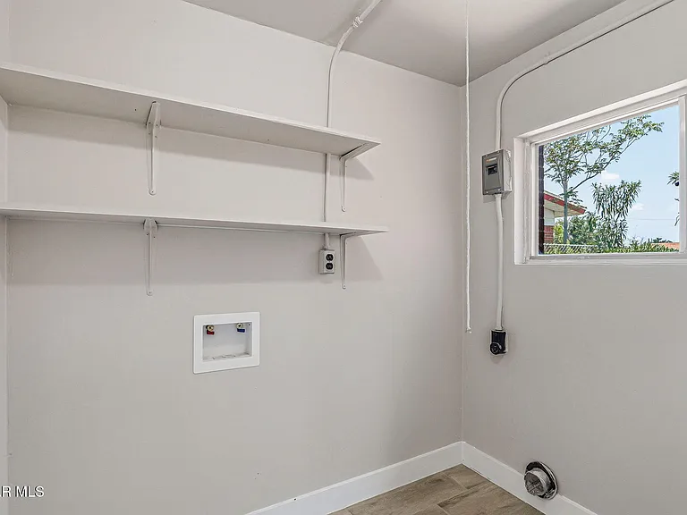 5704 Sage Ct — Photo 32