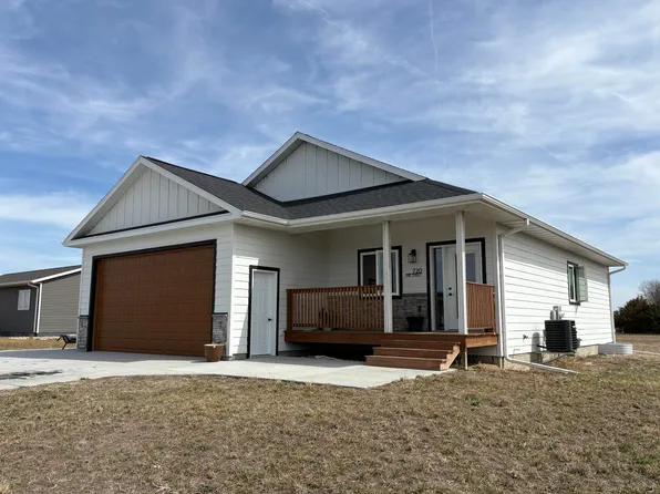 720 Pine St, Alexandria, SD 57311