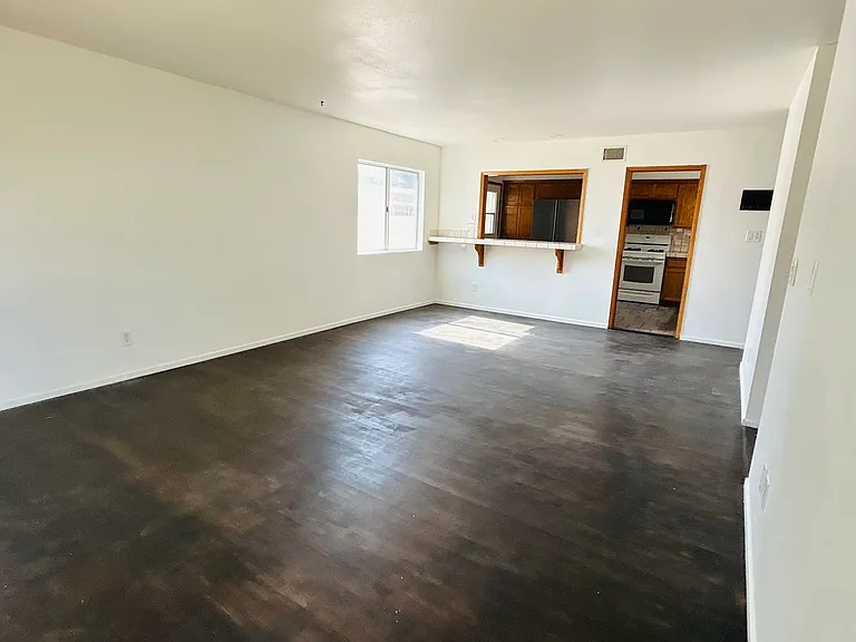 1203 Marline Ave — Photo 3