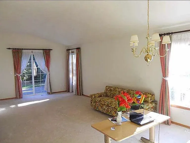 5536 SW Windflower Dr — Photo 3