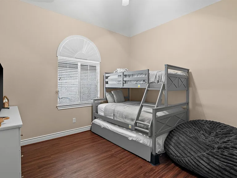 14030 Shoreline Dr — Photo 23