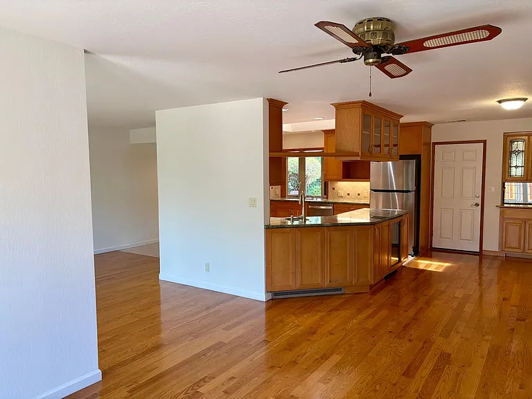 3057 Carleton Pl — Photo 39