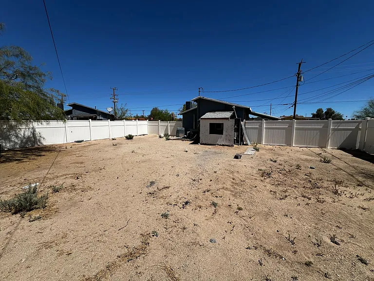 72061-72067 Joshua Dr — Photo 16