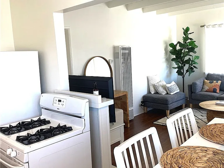 720 Narcissus Ave — Photo 13