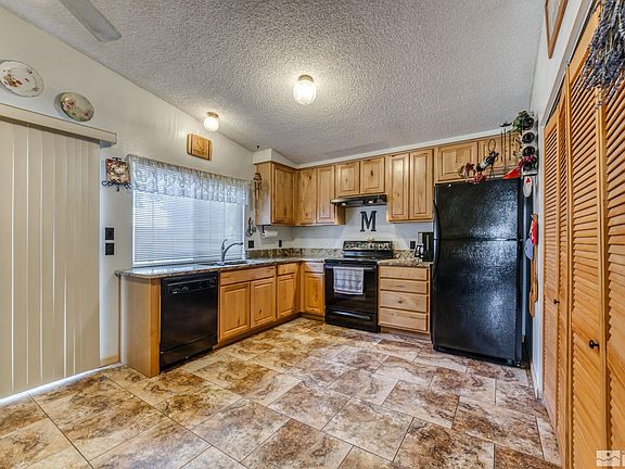3rd image of 837 Glen Molly Dr
