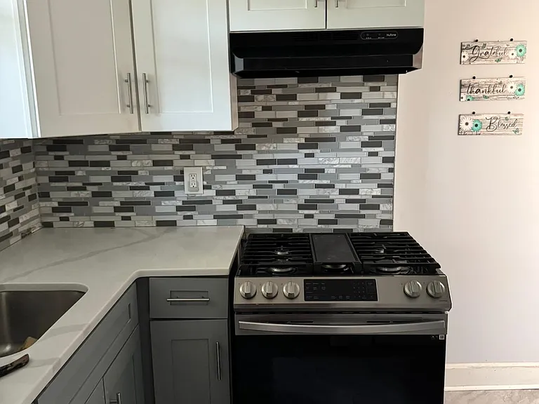 267-269 Goldsmith Ave #C — Photo 7