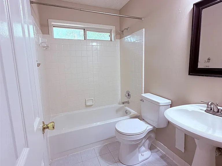 11 Twin Oaks Ln — Photo 15