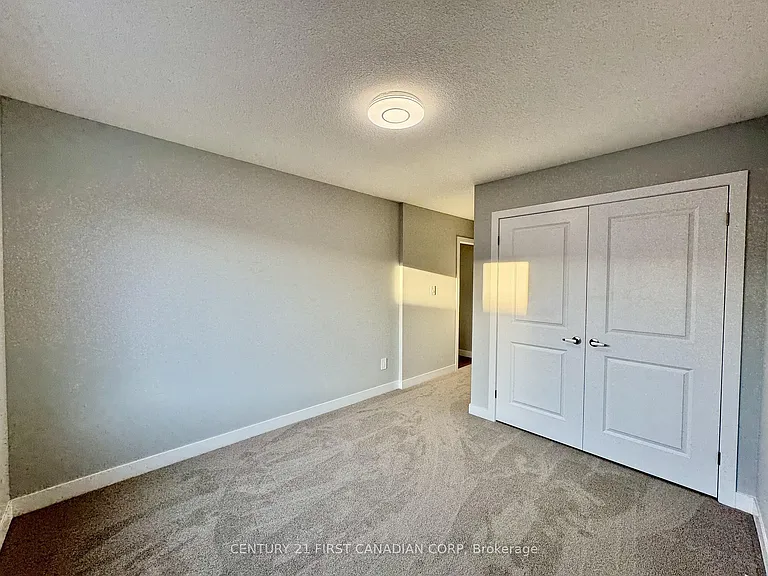 349 Southdale Rd E #26 — Photo 18