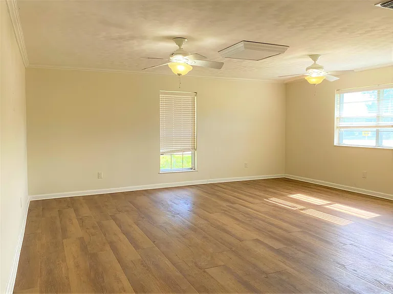 803 Dogwood St — Photo 5