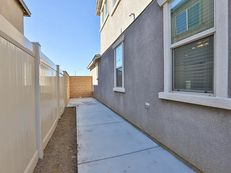 4551 Highland Ave — Photo 54