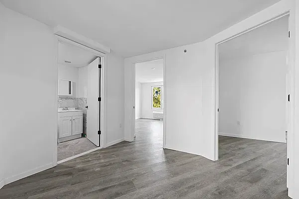 Living room, photo 2
