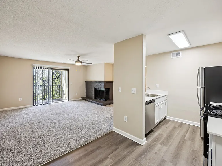 Cypress Pointe — Photo 32