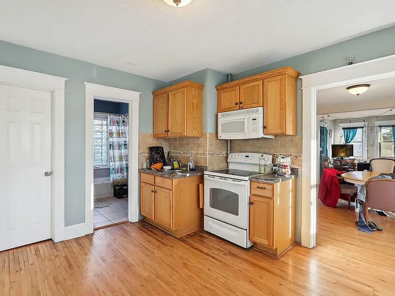 3010 Grand St NE #2 — Photo 2