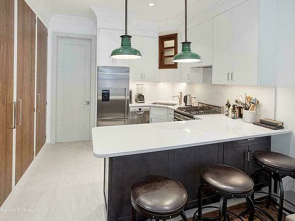 4th image of 345 E 58th St APT 1F