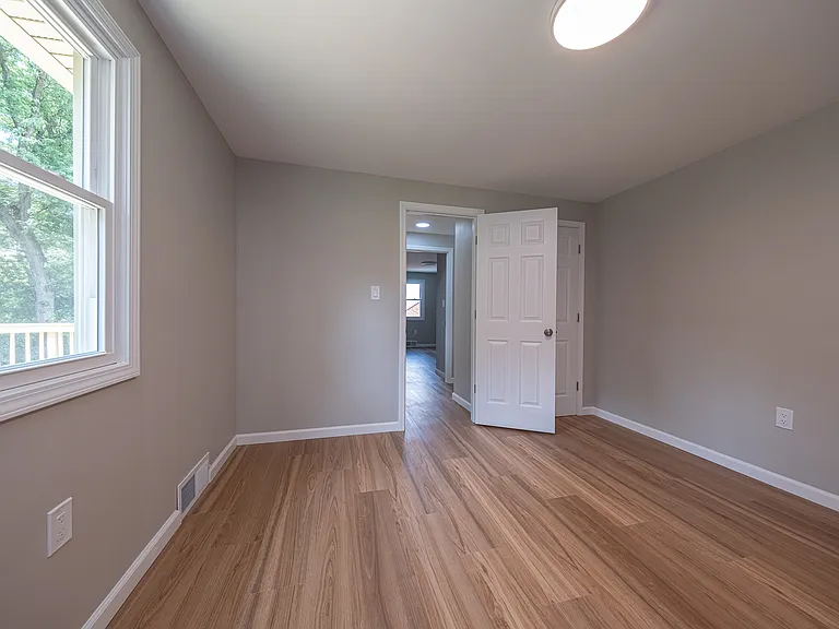 734 Millers Run Rd — Photo 15