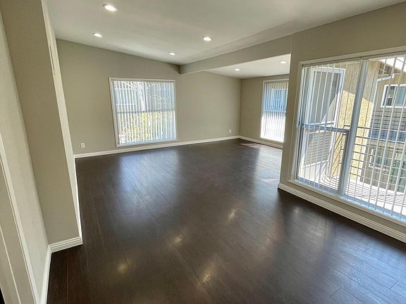 3rd image of 1005 E Doran St APT D