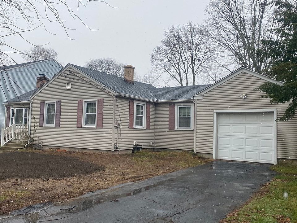 2nd image of 211 Ambrose St