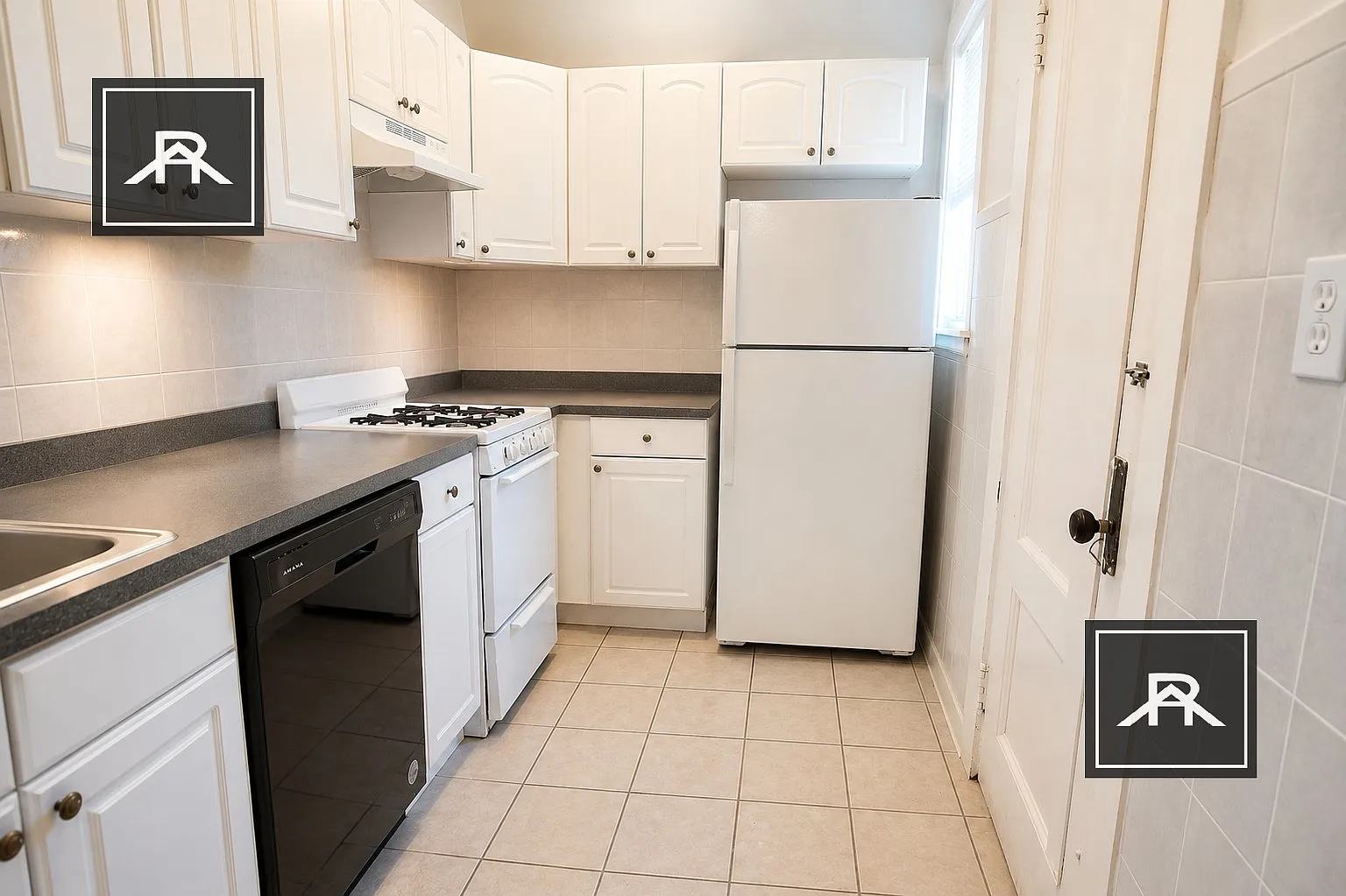 4 bed, 1.0 bath, 1200 sqft, $5,400 — Photo 1