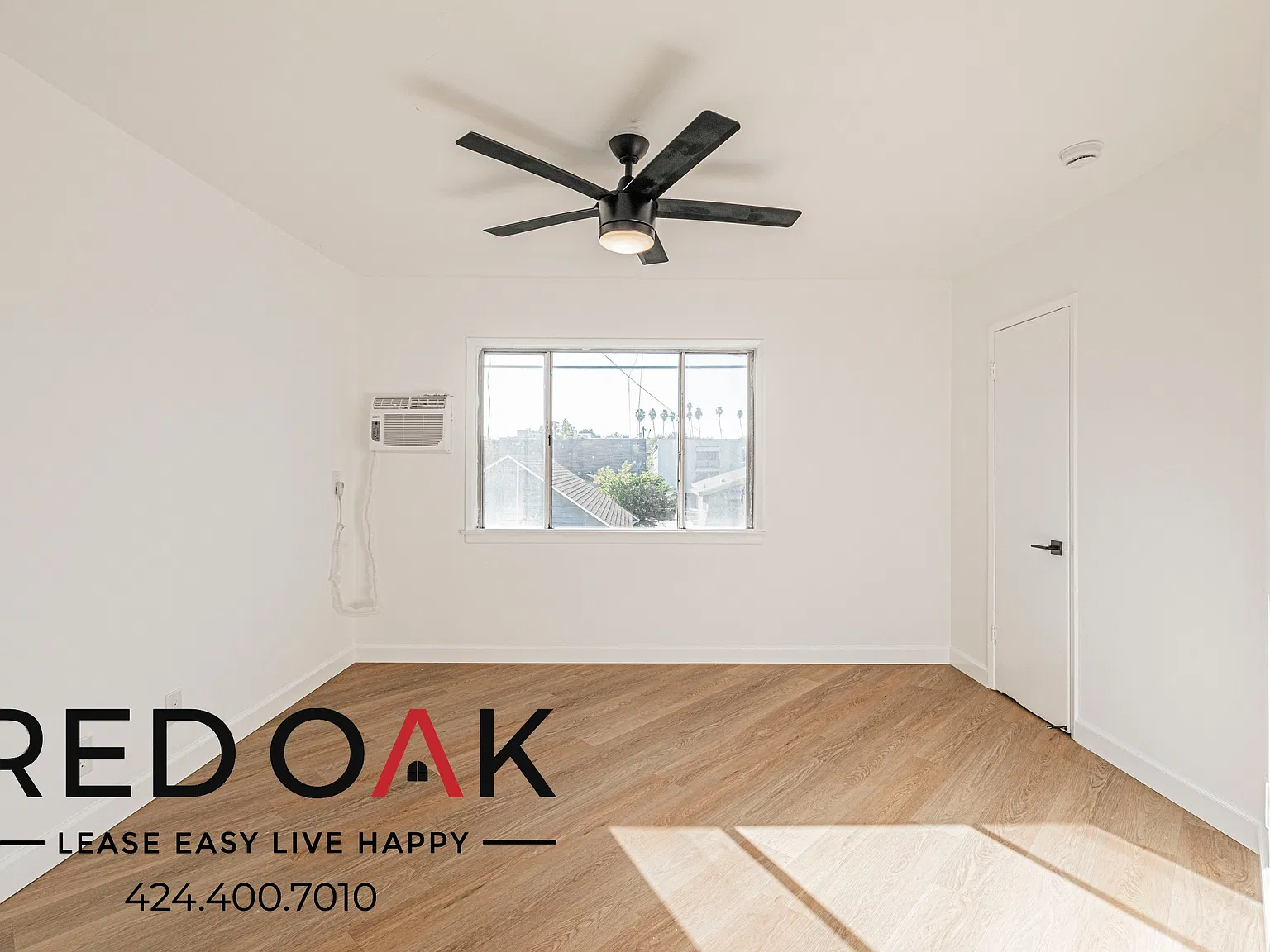 Comfortable 2-Bed with Dishwasher, Stainless Steel Appliances, Air Conditioning and On-Site Laund... — Photo 3