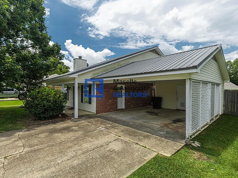 225 McLaurin Dr — Photo 5