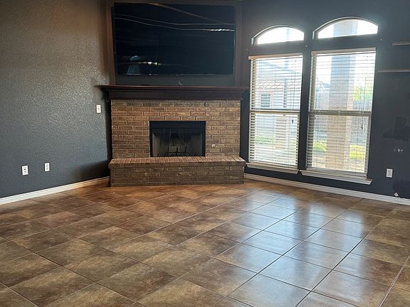 4th image of 3233 Fenn Ave