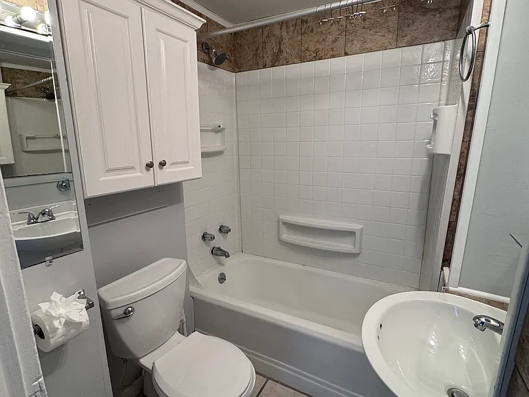 35 Indian Neck Ave #1 — Photo 5