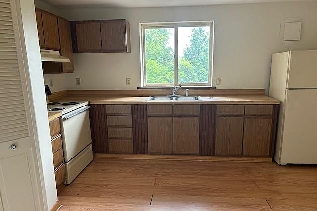 1st image of 318 Vineyard Ave #4