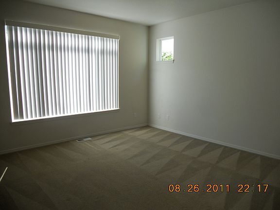 4th image of 956 SE Marinette Ave