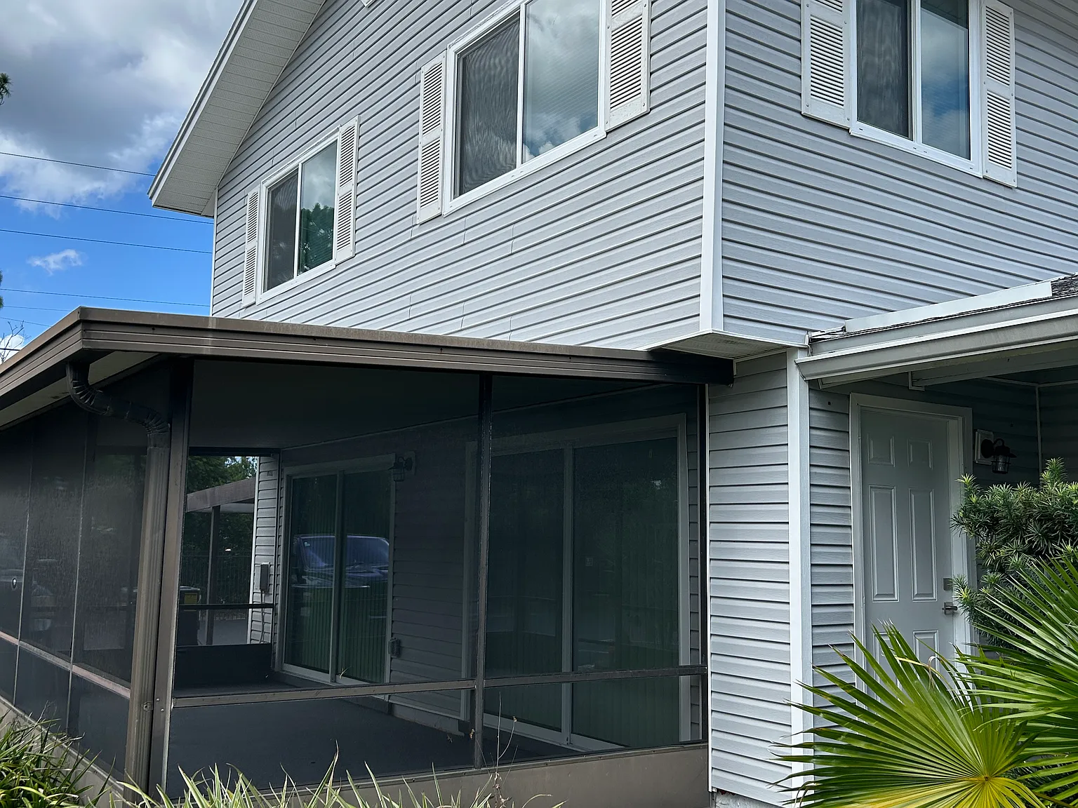 3 bed, 1.5 bath, 1300 sqft, $2,100 — Photo 2