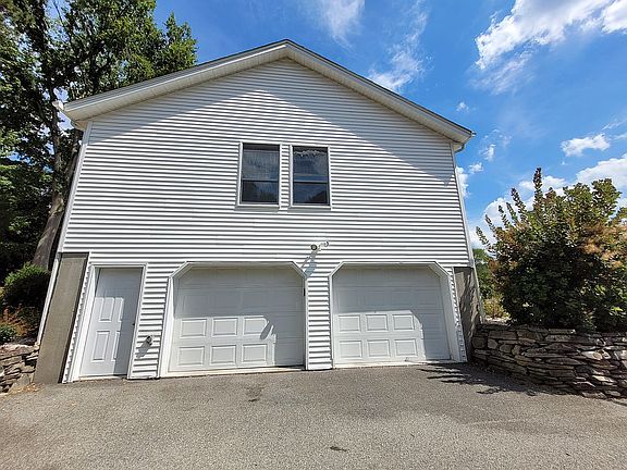 3rd image of 4 Amelia Ct