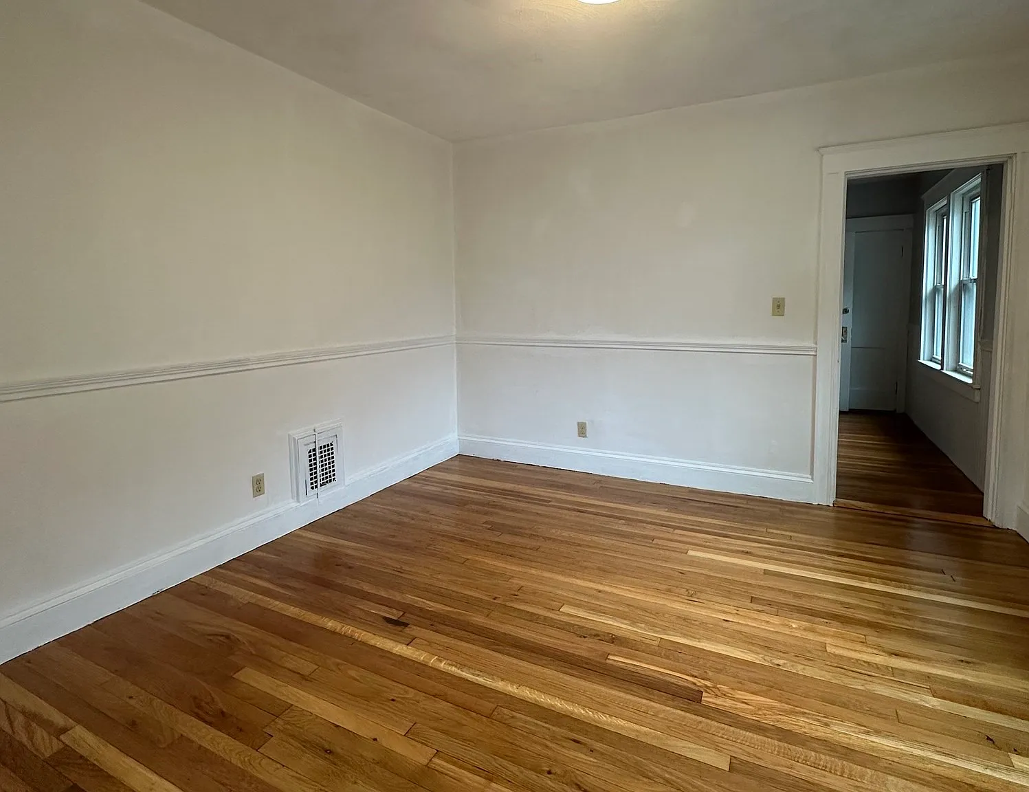 2 bed, 1.0 bath, 1000 sqft, $2,400 — Photo 4