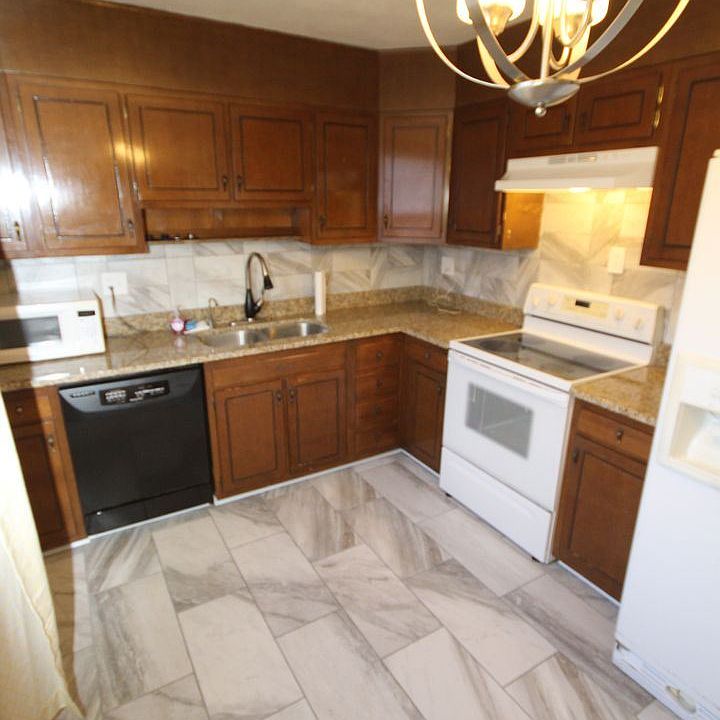 1st image of 713 Edmund St