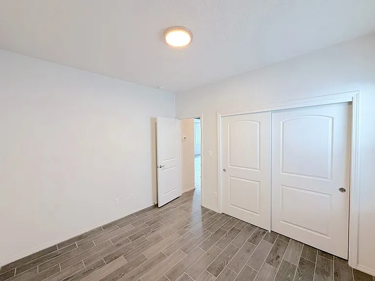 5777 Cosmo Ct NE — Photo 20