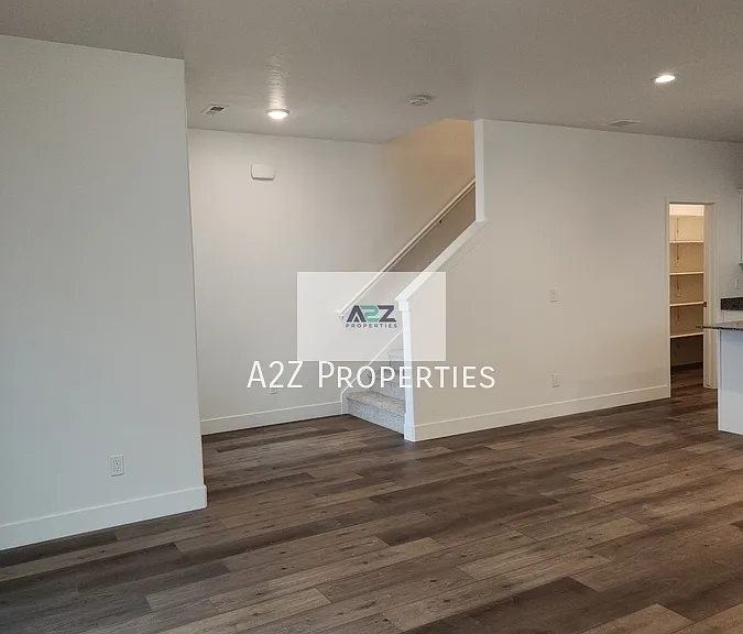 924 S 850 W — Photo 12