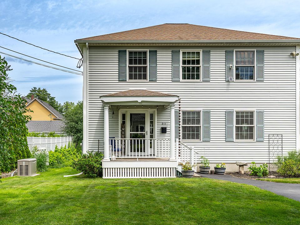 1st image of 211 Oak Street