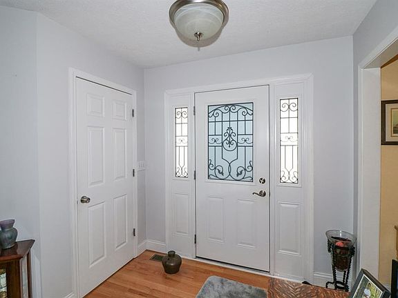 3rd image of 2242 Megrue Dr
